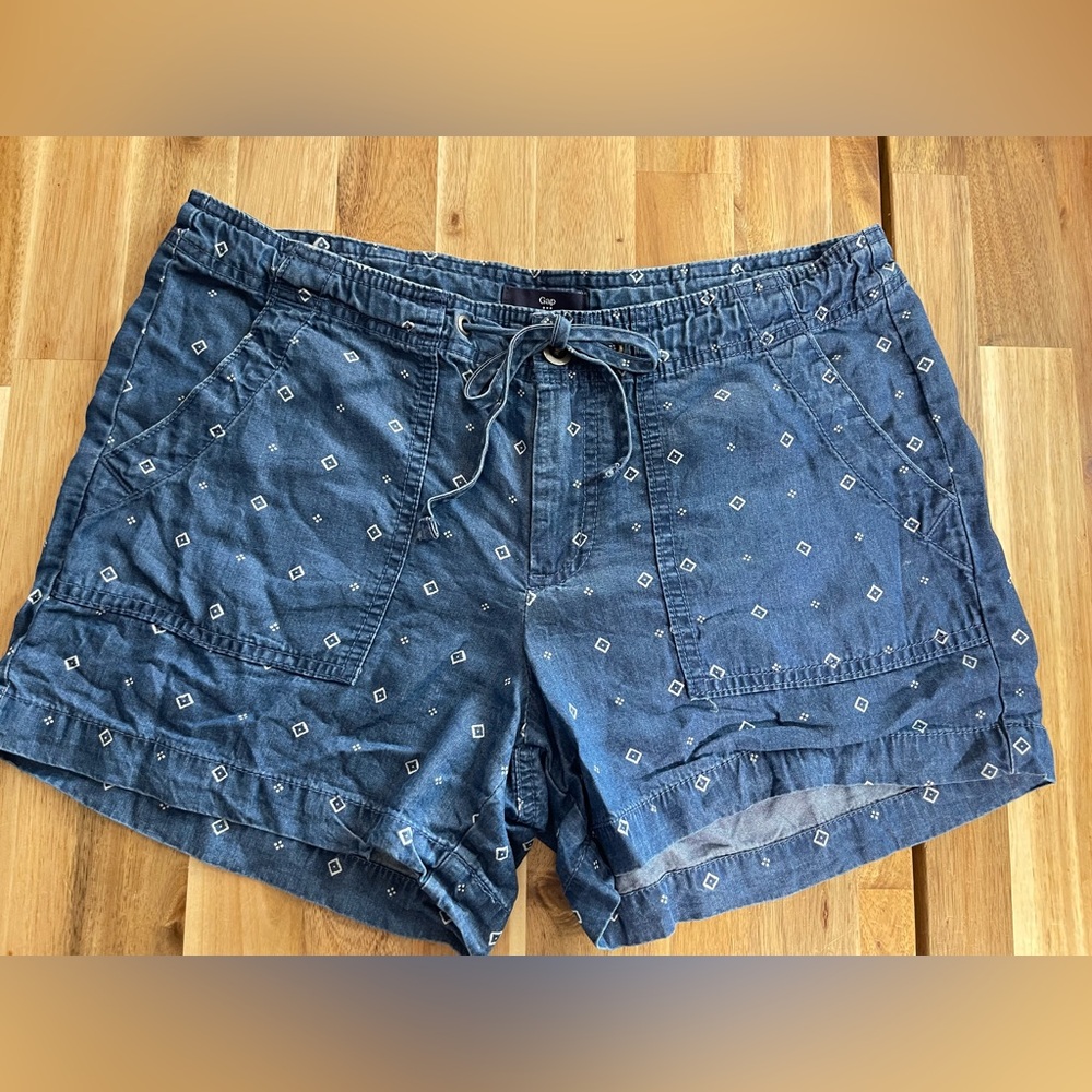 2/$13 Gap Blue Patterned Women's Shorts size 4